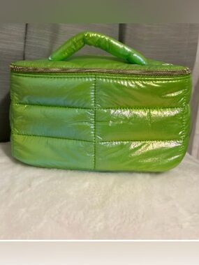 Pretty NEW Garnier makeup bag ULTA BEAUTY